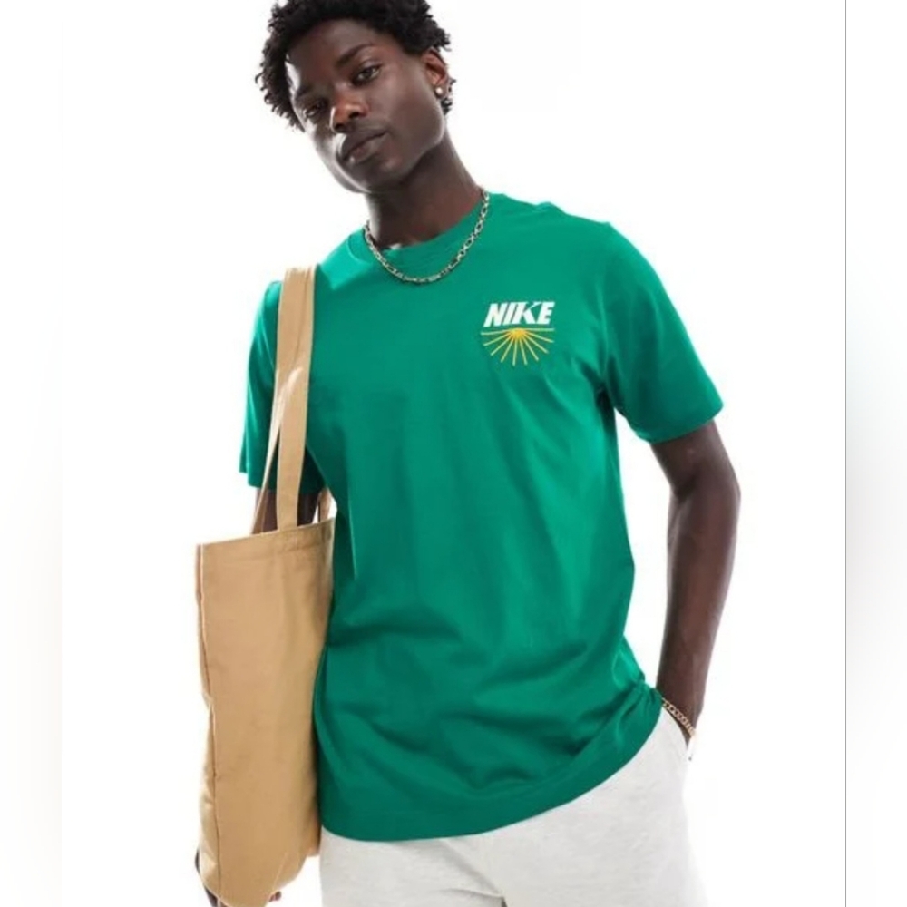 NWT-Nike Unisex Green Ground Your Sole Graphic T-SHIRT - Picture 7 of 8